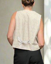 Load image into Gallery viewer, Pierre Cardin Roses Vest