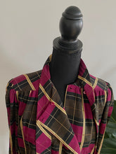 Load image into Gallery viewer, Liz Claiborne 70s blouse
